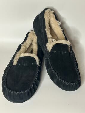 UGG Dakota Moccasin Slippers Womens Size 9 Black Suede Wool Lined Shoes Cozycore